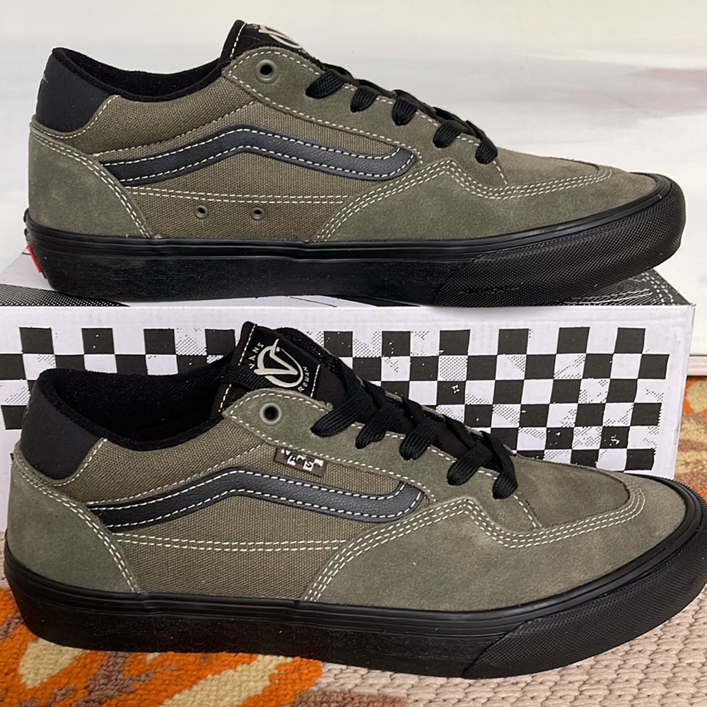 Vans Men’s Rowan
Olive/Black
VN0A5JICBIQ
4200304862
Sneakers